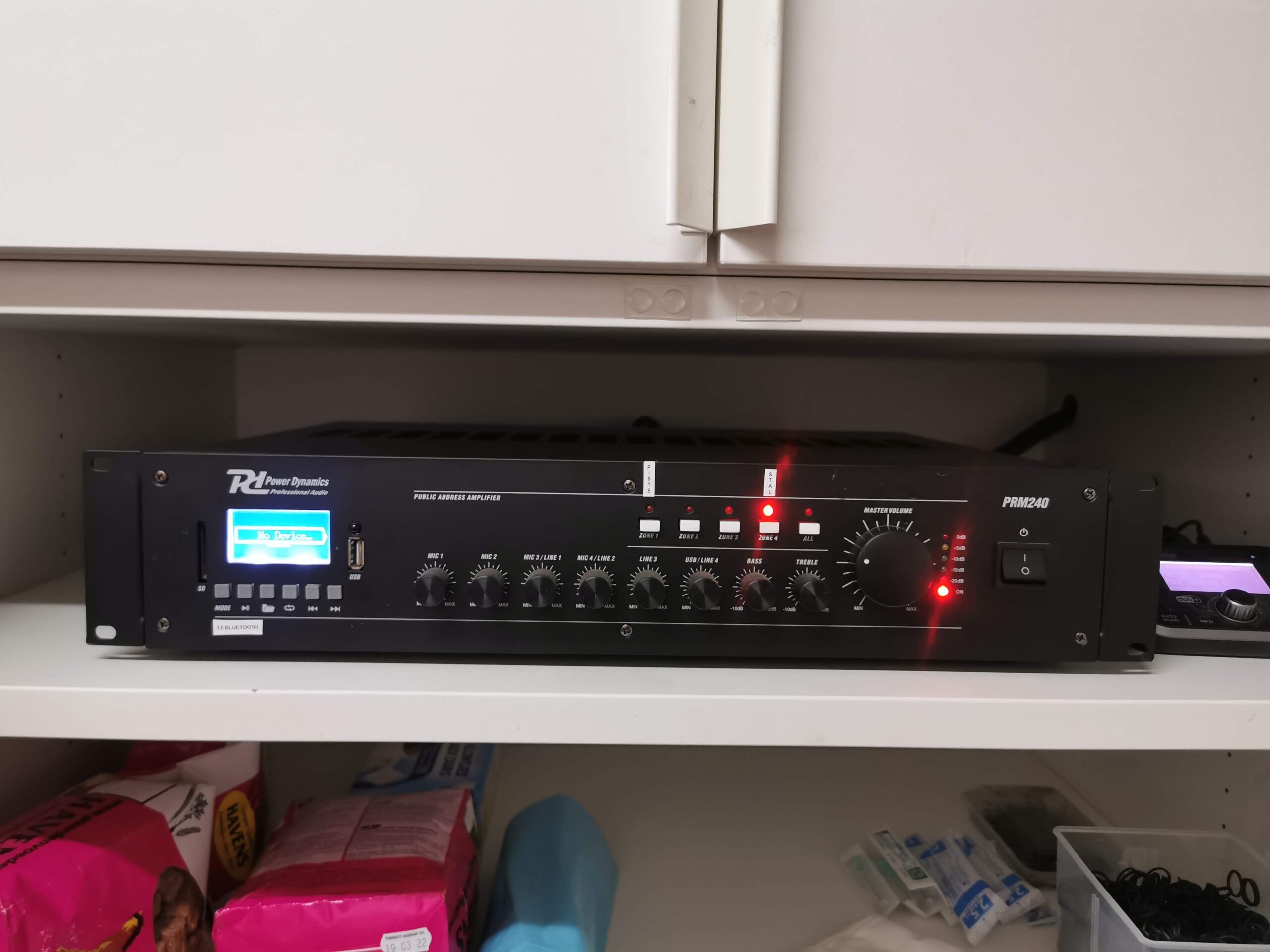 100V Versterker in stal